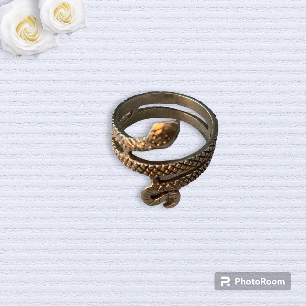 Cleopatra-Glam Snake Ring